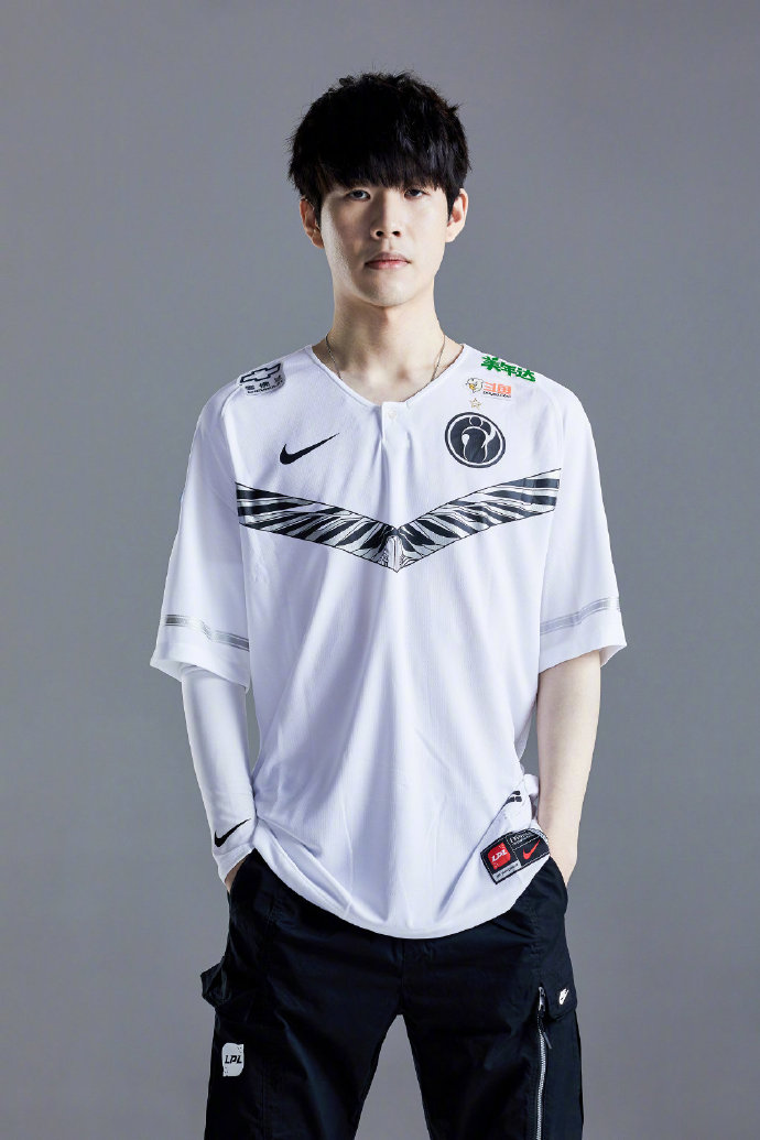 官方：S1mple离开NAVI并加入BC.Game